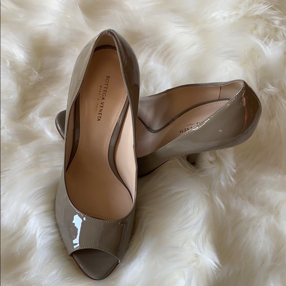 Heels - Picture 6 of 6